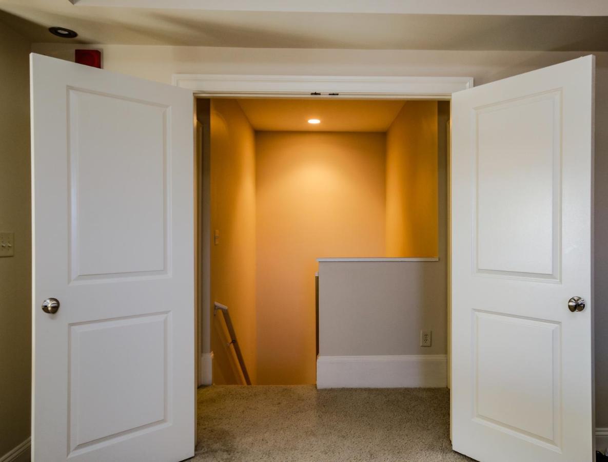 Chase Penthouse At 39 West Baltimore Inner Harbor Convention Center Free Indoor Parking One And Two Bedrooms Экстерьер фото